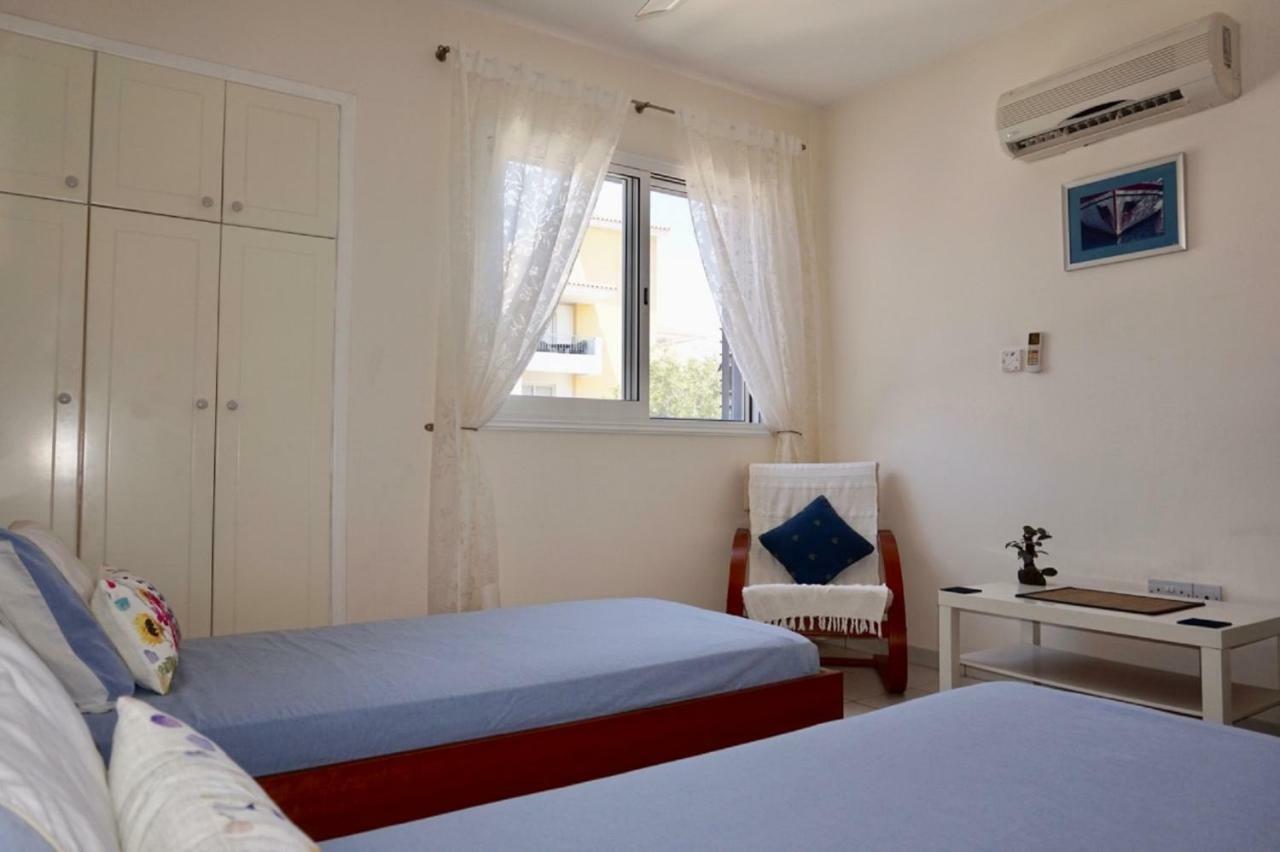 Aurora Townhouse - Complimentary Paphos Airport Transport Villa Bagian luar foto