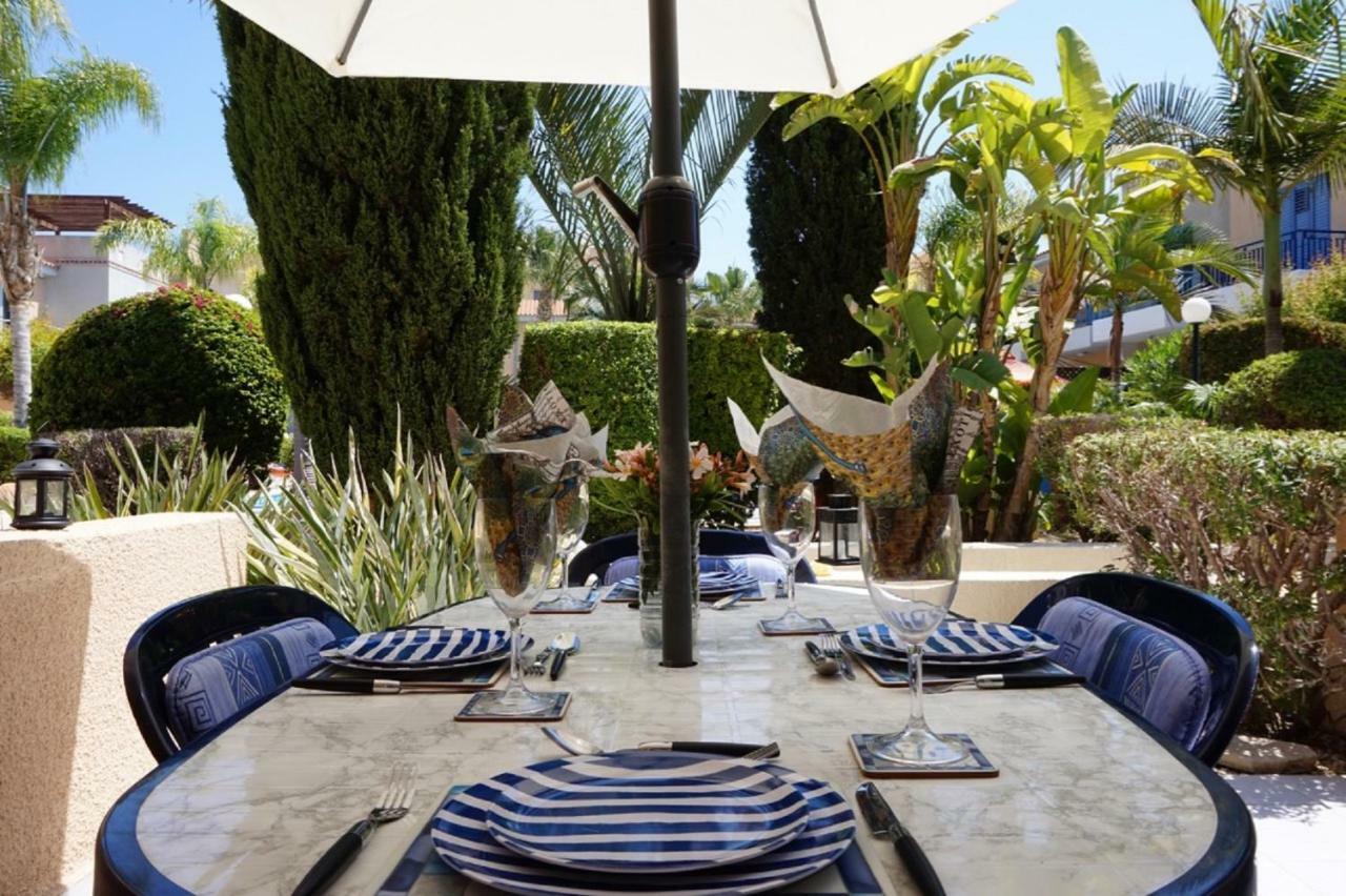 Aurora Townhouse - Complimentary Paphos Airport Transport Villa Bagian luar foto