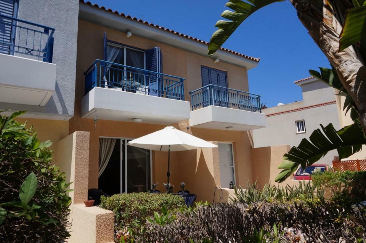 Aurora Townhouse - Complimentary Paphos Airport Transport Villa Bagian luar foto